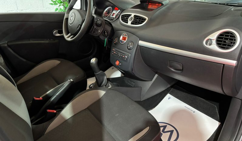 RENAULT CLIO 1.2 GASOLINA 75CV lleno