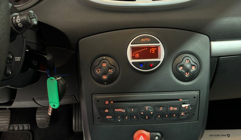 RENAULT CLIO 1.2 GASOLINA 75CV lleno